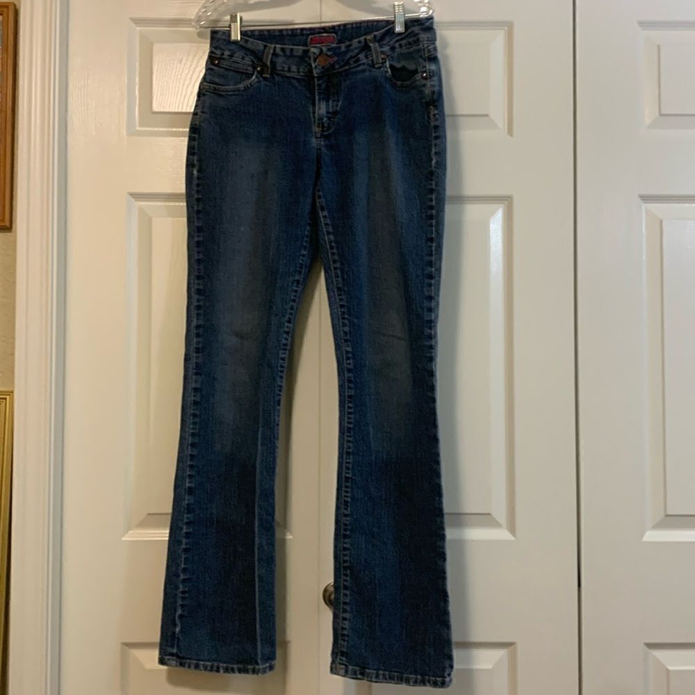 WRANGLER, premium patch, ladies size 9/10, 36 length, well loved